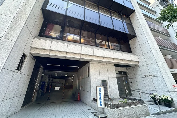 本社の外観