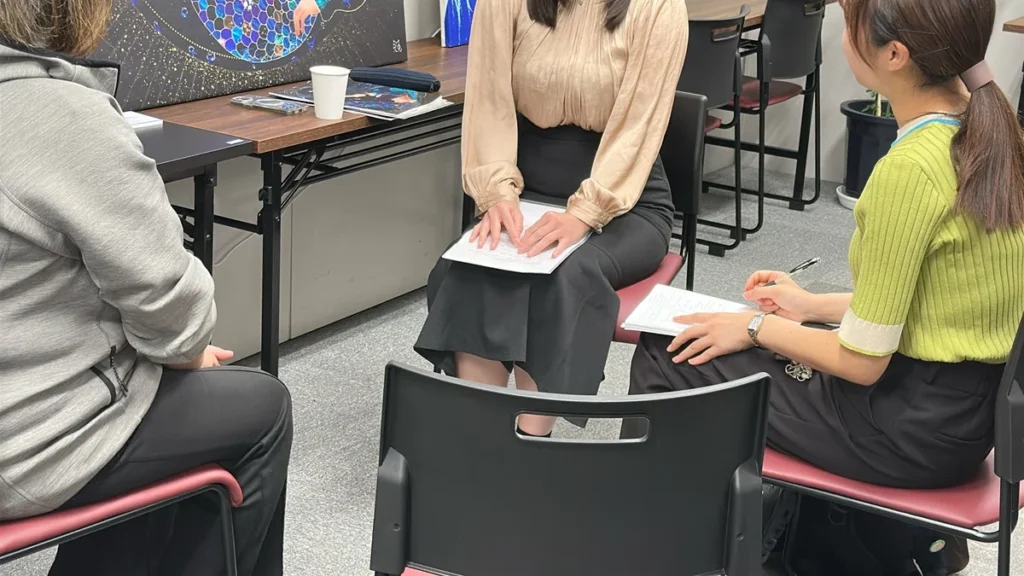 朝日新聞社による取材風景